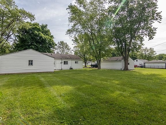 3rd image of 290 Ardmoor Dr