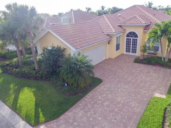8775 Ferrara Ct, Naples, FL 34114