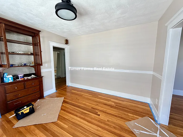 158 W Adams St — Photo 16
