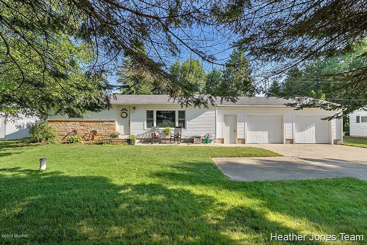 9360 Peck Rd photo 1