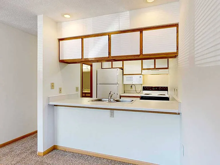 Highland View Apartments — Photo 59