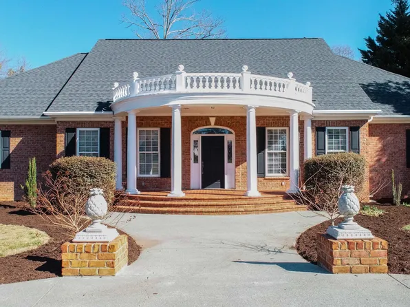 34 Lochridge Dr, Roxboro, NC 27573