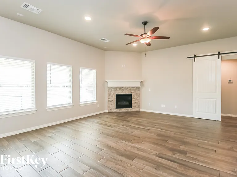 3401 Ontario Cir — Photo 3