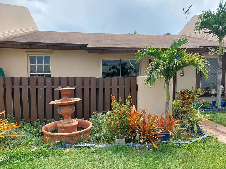 12224 SW 111th Ln — Photo 2