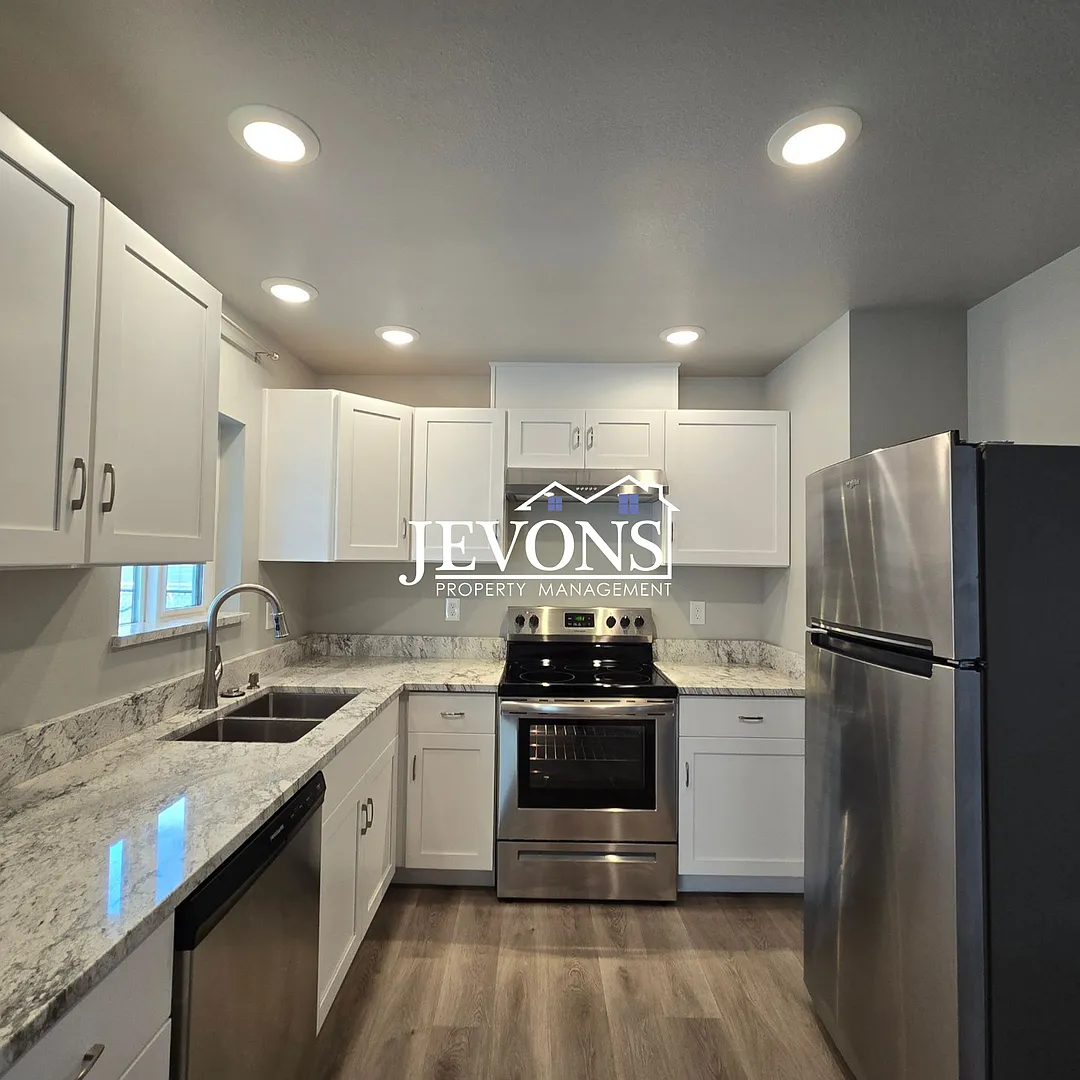 Move in during September or October 2026 and receive 50% off rent for December 2026 and January 2027 — Photo 4