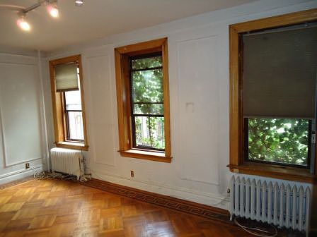 2nd image of 177 Waverly Pl APT 4R