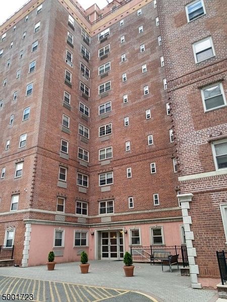 1st image of 70 S Munn Ave APT 310