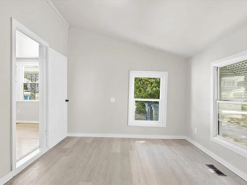 3 bed, 1604 sqft, $1,295 — Photo 3
