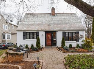 83 Meadowbrook Rd, West Hartford, CT 06107