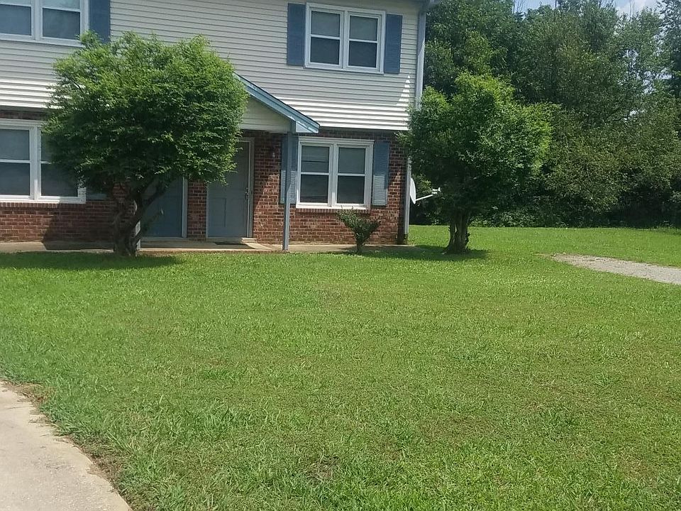 609 Safran Court in Raleigh. Located in West Raleigh. Walk