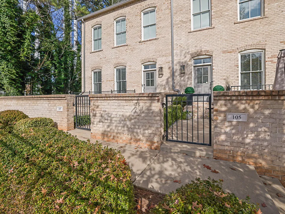 107 Old Orchard Ln
