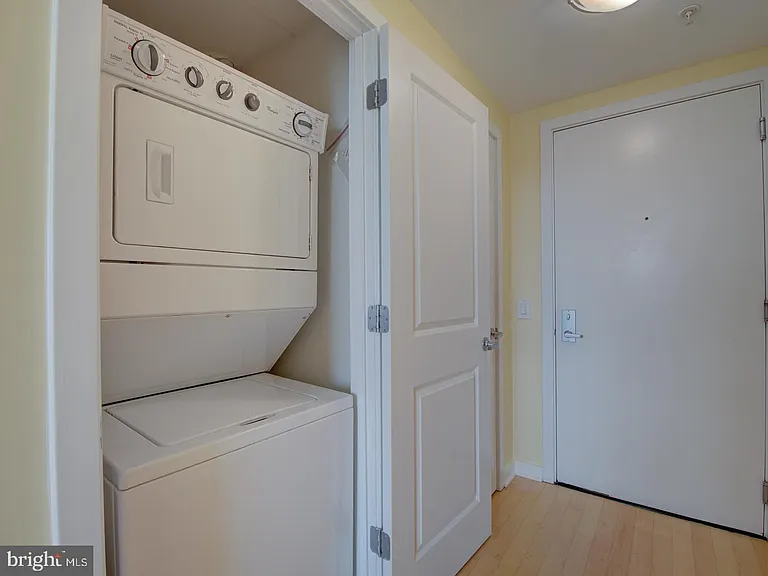 475 K St NW #1224 — Photo 40