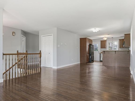 5th image of 32 Comerfords Road