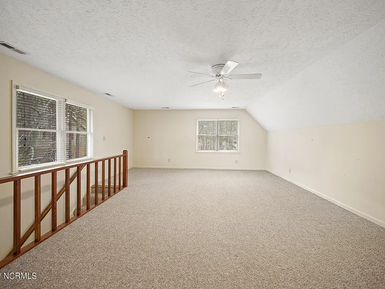 300 Clearfield Ln — Photo 35