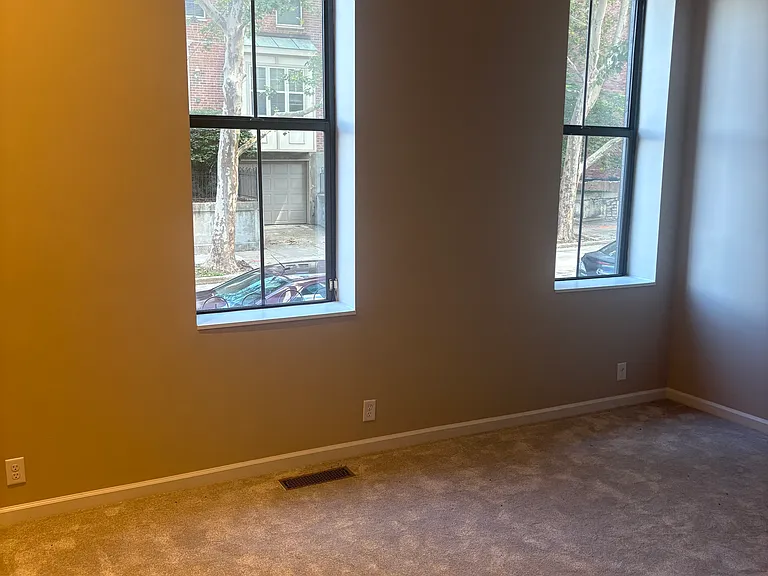 437 Clark St #A — Photo 9