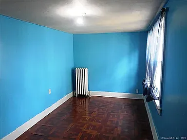 168 College St — Photo 3