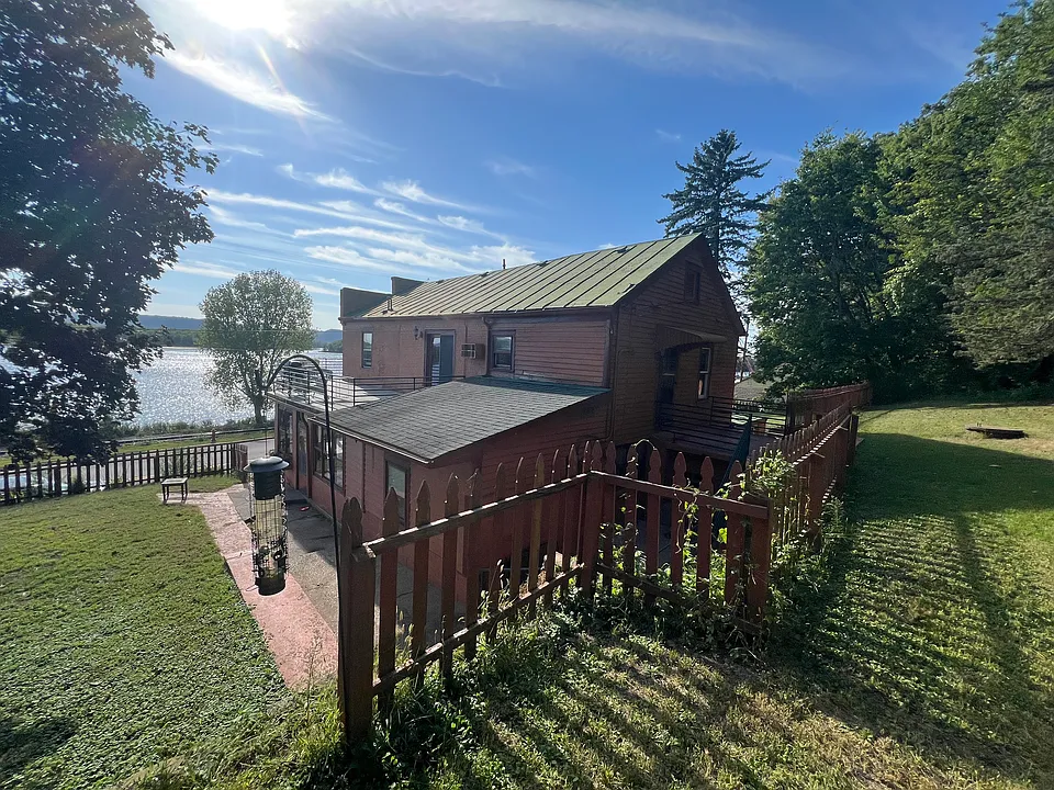 350 N Shore Dr