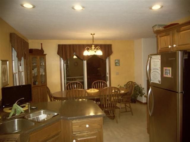 2nd image of 606 Redbud Ln