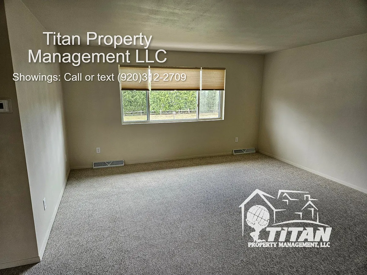 Building Photo - 1546 Manitowoc Rd #2