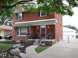 31162 Spring Ct E, Fraser, MI 48026