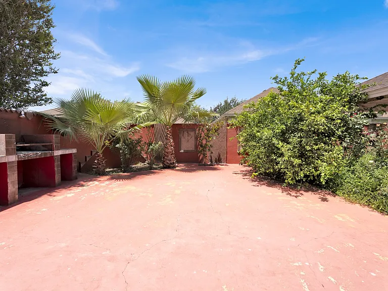 108 Lagos Ave — Photo 25