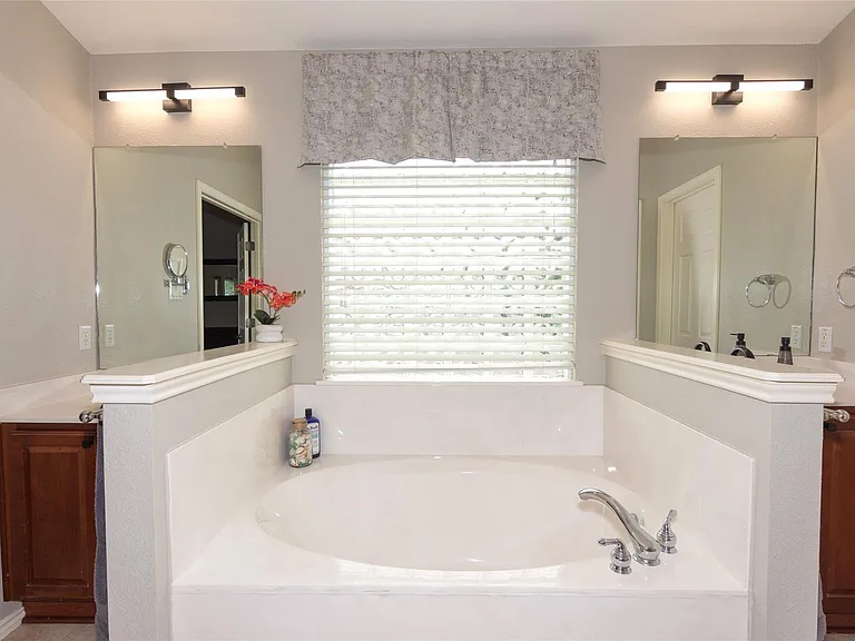 11004 Quarry Oaks Trl — Photo 22