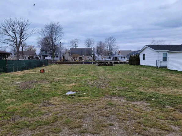 7348 Edlane Rd, Algonac, MI 48001