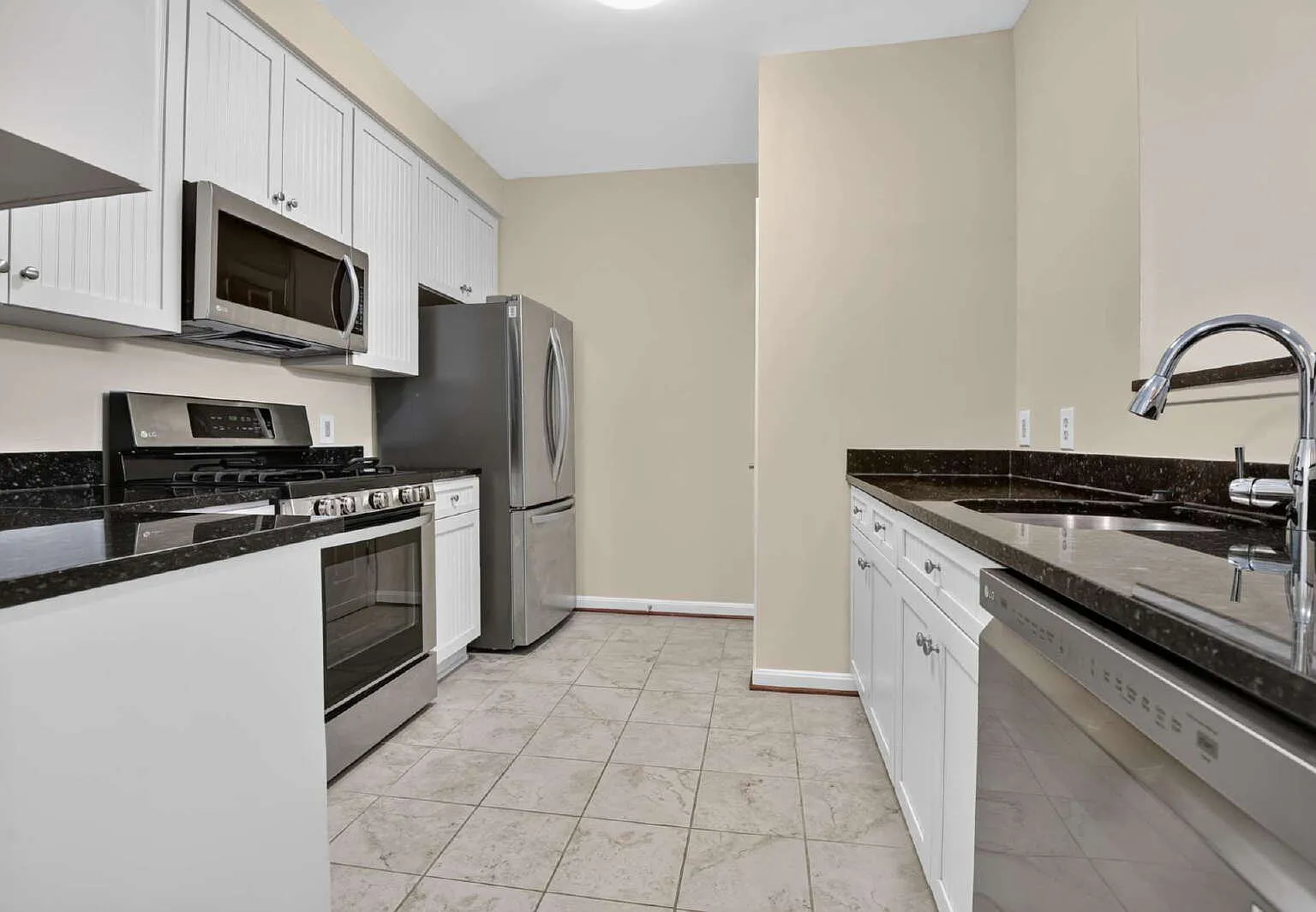 801 S Greenbrier St — Photo 3