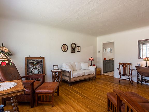 4th image of 506 Graceland Dr SE