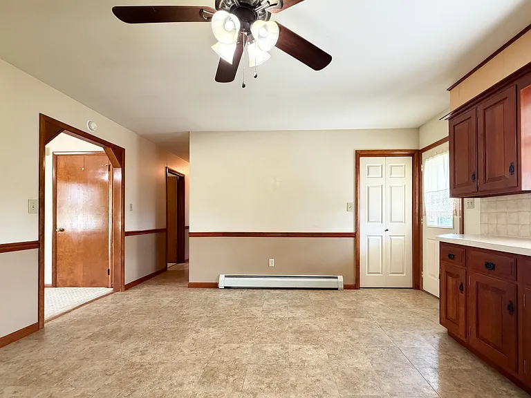 213 Hahnstown Rd — Photo 9