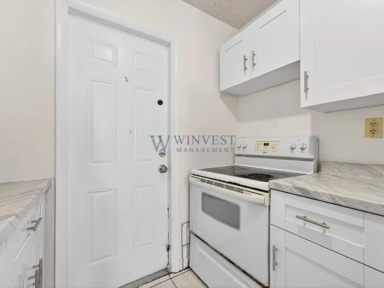 Presidential View Apartments — Photo 32