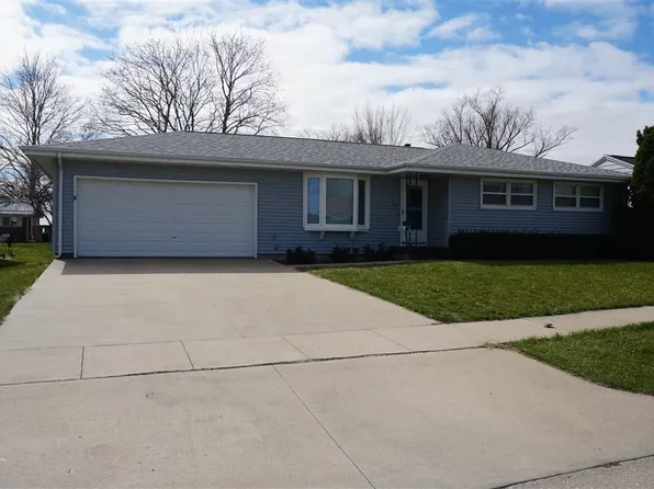 406 E 8th St, West Liberty, IA 52776