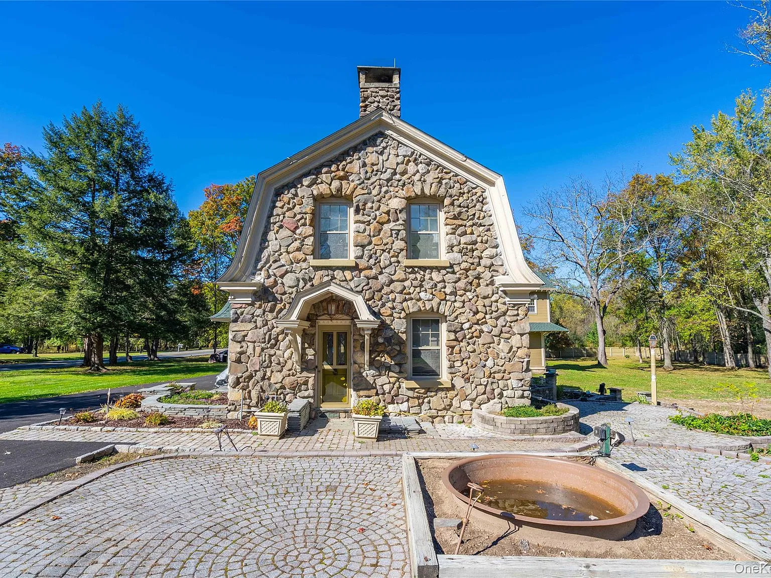 3 bed, 1.5 bath, 2000 sqft, $4,000 — Photo 3