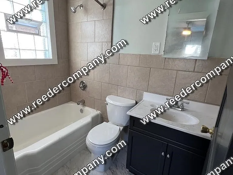 44 Warren Street — Photo 7