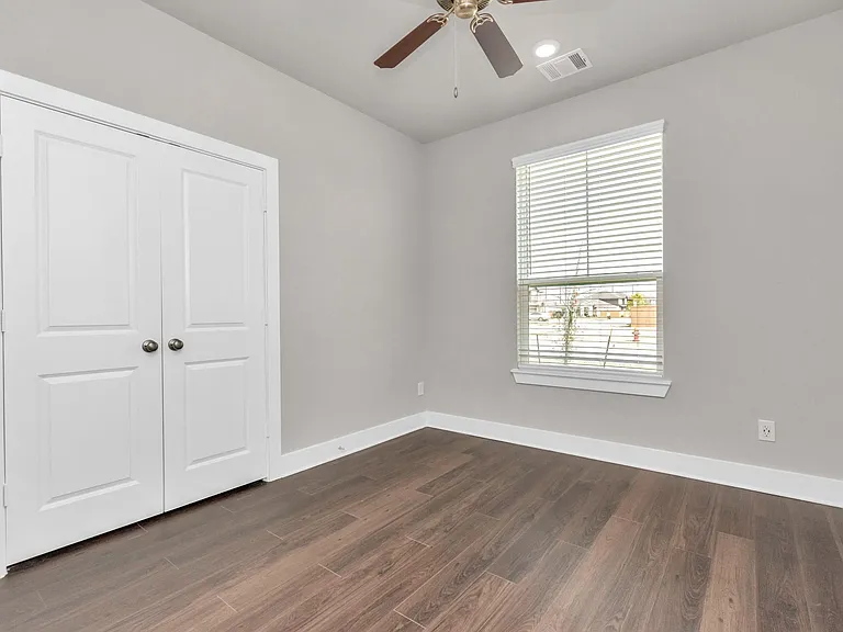 10502 Moon Valley Ln — Photo 12