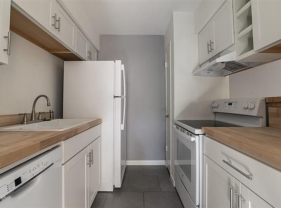 2nd image of 8110 Skillman St #2805
