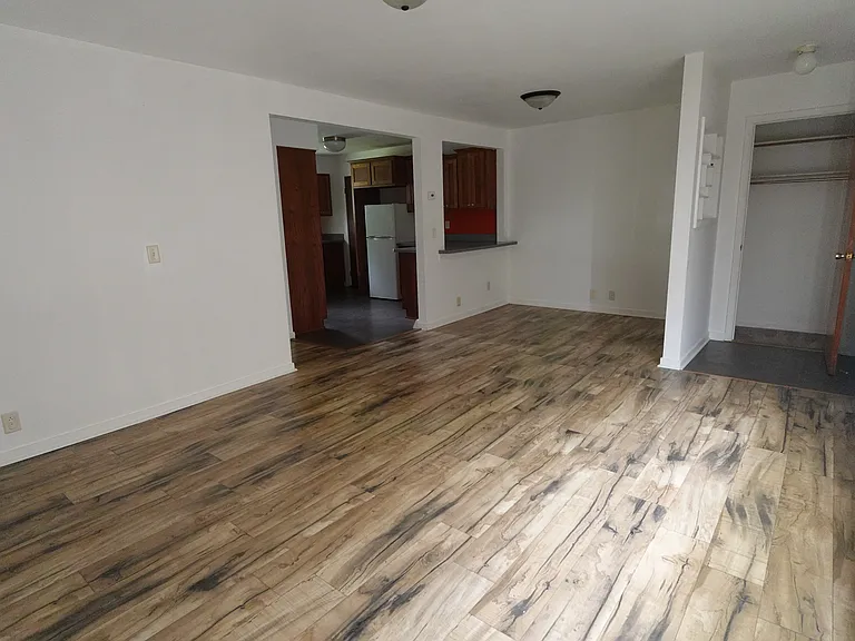 3313 N Locust St — Photo 14