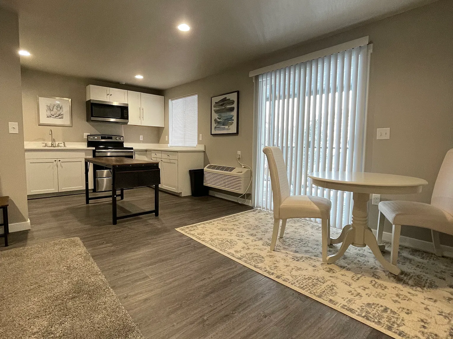 Grand Coulee Apartments — Photo 4