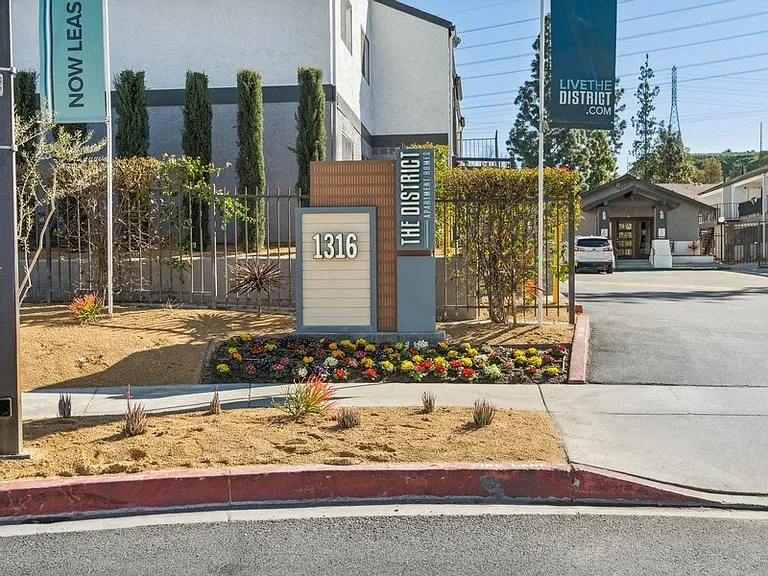 The District Apartment Homes — Photo 22