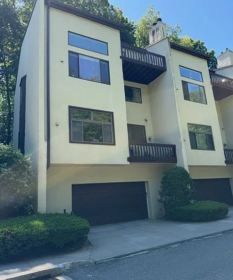 352 N Greeley Ave — Photo 13