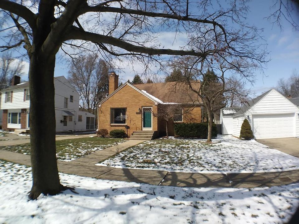 1st image of 2519 Martin Ave SE