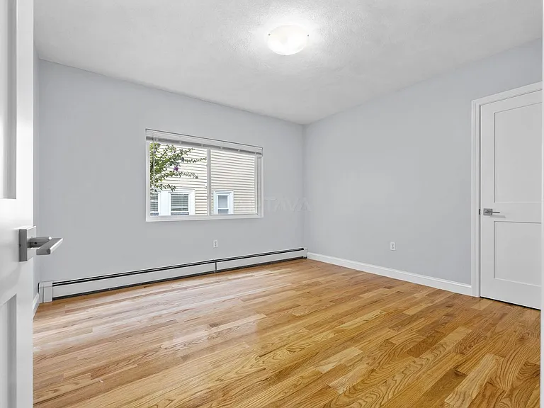 17 Tesla Ave #1 — Photo 2