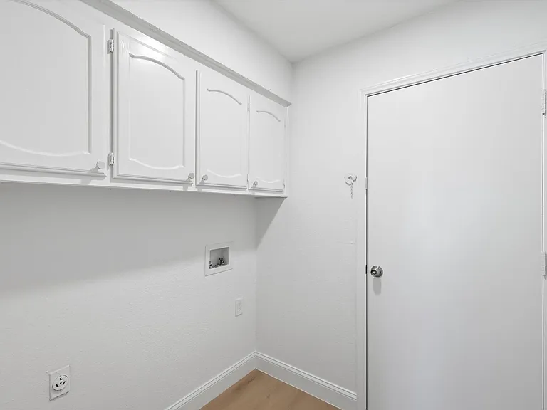 1140 W Hills Ter — Photo 12
