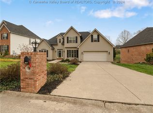 1026 Saint Ives Dr, Hurricane, WV 25526