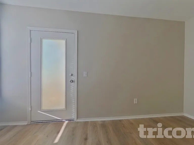 4925 E Desert Cove Ave #127 — Photo 2