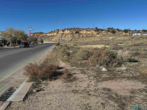 4th image of W Jefferson Ave