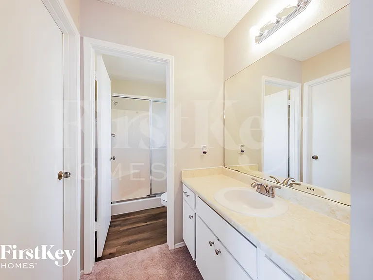 5240 W Hatcher Rd — Photo 10