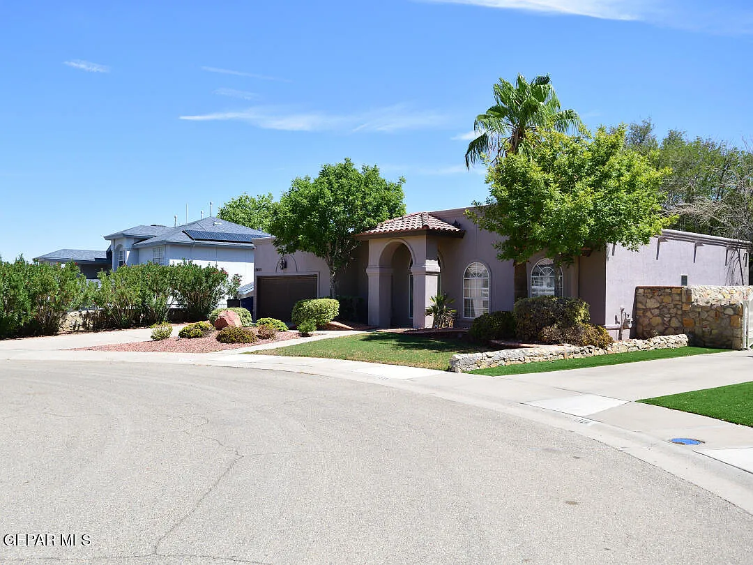 3 bed, 2.0 bath, 1968 sqft, $2,100 — Photo 4