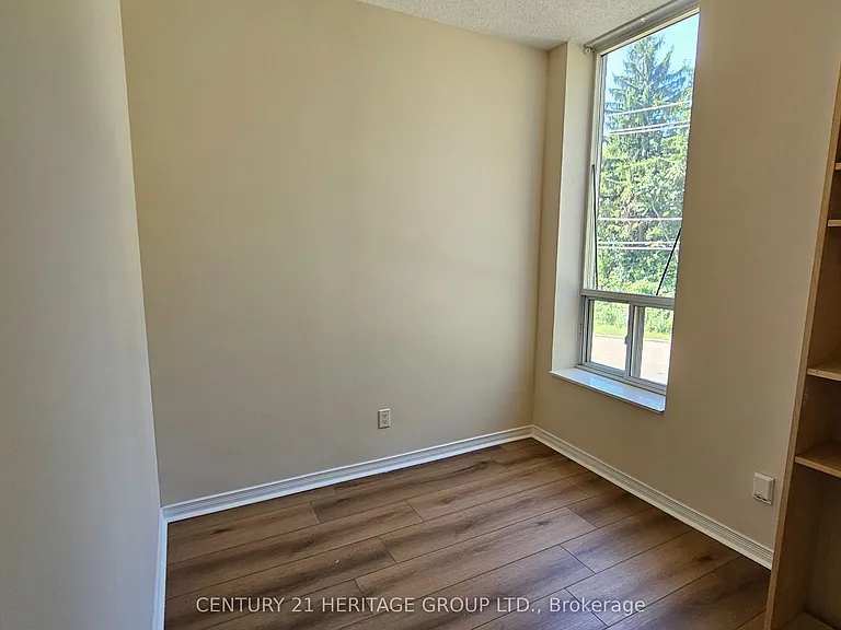 451 Rosewell Ave #202 — Photo 24