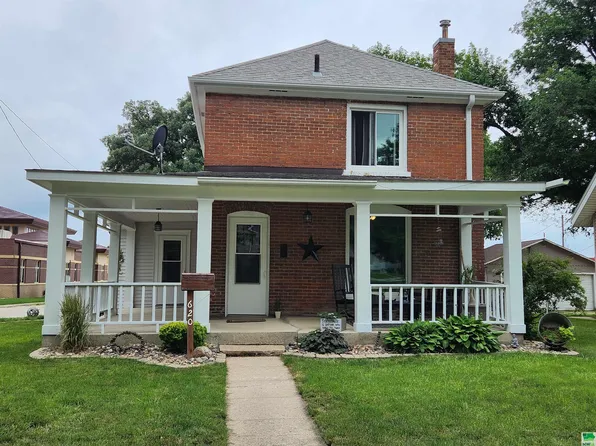620 3rd Ave, Sheldon, IA 51201